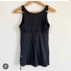 Lululemon Black Striped Elevate Scoop Neck Cinch Waist Tank Top Size 6 Used